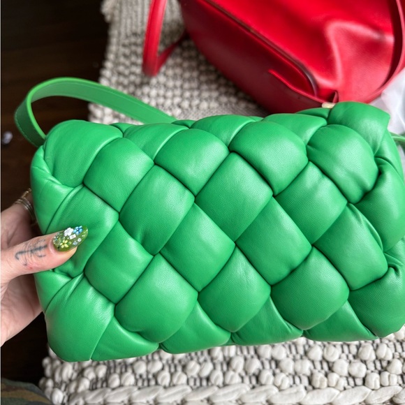 JW PEI Green Quilted Puffy Crossbody Bag - Picture 13 of 15